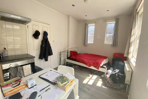 Studio to rent, 123 Offord Road Flat 1 room 1, Islington