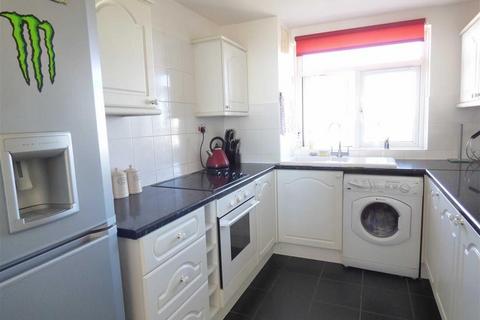 2 bedroom apartment to rent, Elizabeth Court, Grove Road