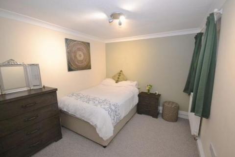 3 bedroom apartment to rent, Richmond Park Road, Bournemouth