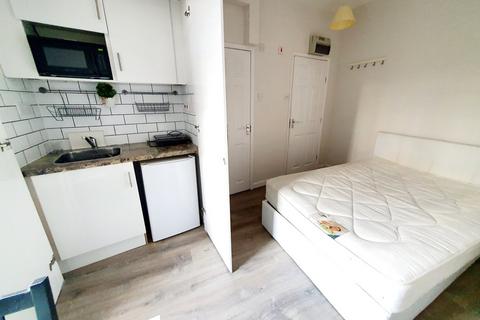 Studio to rent, Offord road, Islington