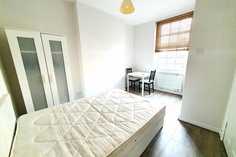 Studio to rent, Offord road, Islington