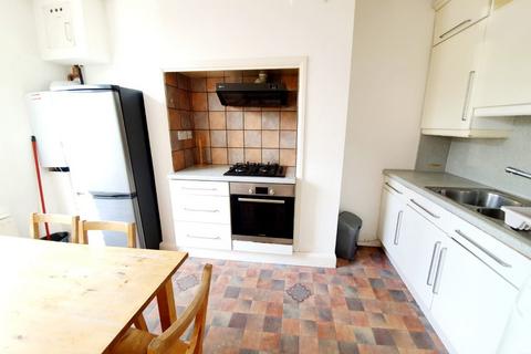 2 bedroom flat to rent, Tollington Way, Holloway