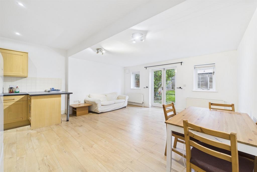 Living Room / Kitche