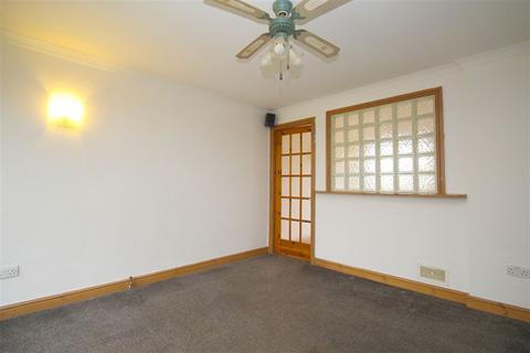 3 bedroom link detached house to rent, Roberts Close, Kegworth, DE74