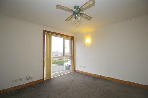 3 bedroom link detached house to rent, Roberts Close, Kegworth, DE74