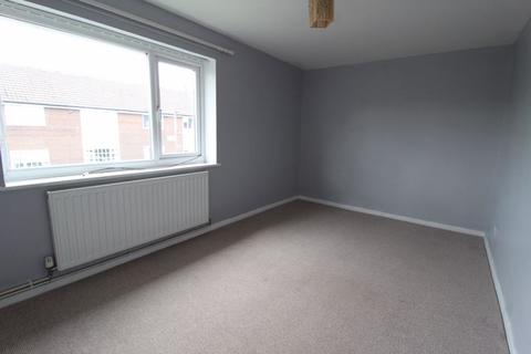 2 bedroom apartment to rent, Croft Court, Ellesmere Port