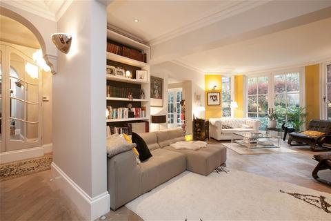 3 bedroom flat to rent, Strathray Gardens, Belsize Park
