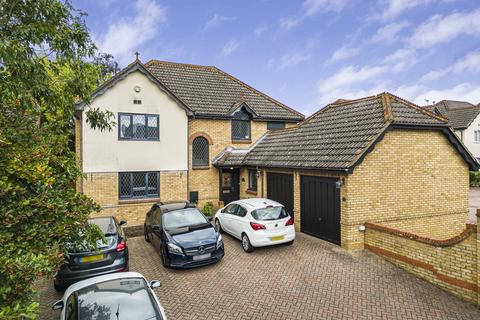 5 bedroom detached house to rent, Hampton Gardens, Sawbridgeworth CM21