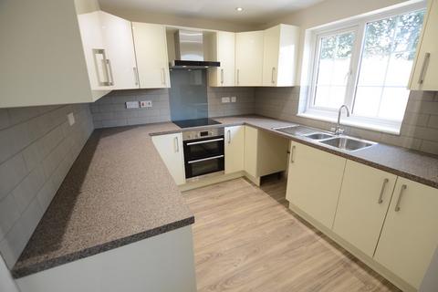 3 bedroom terraced house to rent, Hawthorn Close, Bury St. Edmunds