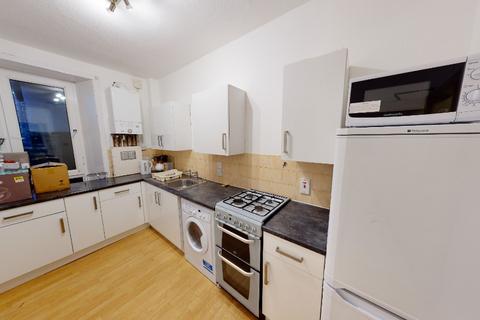 3 bedroom flat to rent, Urquhart Road, City Centre, Aberdeen, AB24