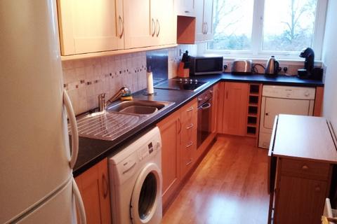 2 bedroom flat to rent, Ash Hill Drive, Woodside, Aberdeen, AB16