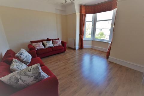 3 bedroom flat to rent, Clifton Place, Hilton, Aberdeen, AB24