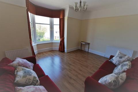 3 bedroom flat to rent, Clifton Place, Hilton, Aberdeen, AB24