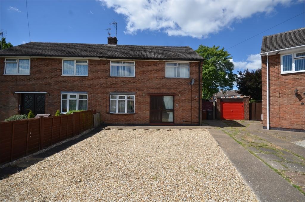 Cranmer Road, Newark, Nottinghamshire. NG24 4ET 3 bed semidetached