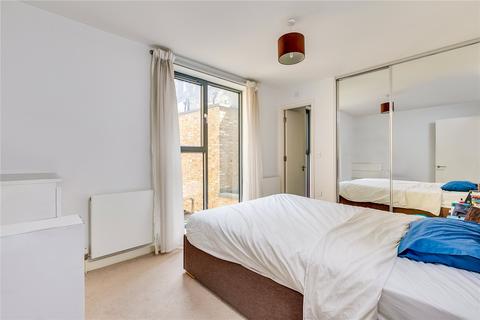 2 bedroom flat to rent, Bermondsey Street, London