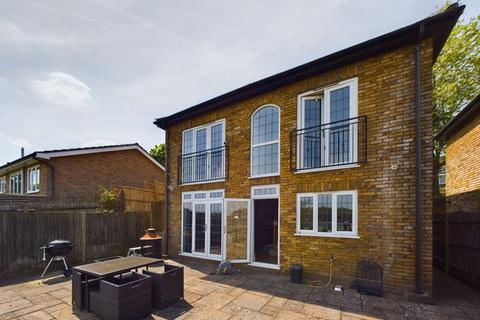 3 bedroom detached house to rent, PURLEY