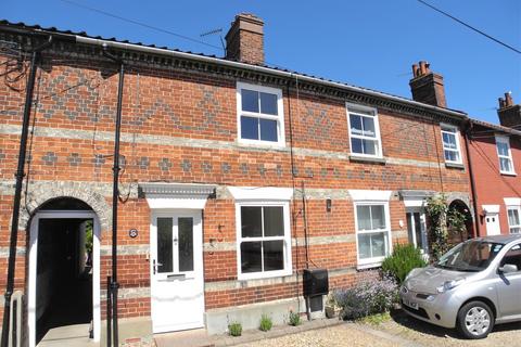 2 bedroom terraced house to rent, Southend Road, Bungay