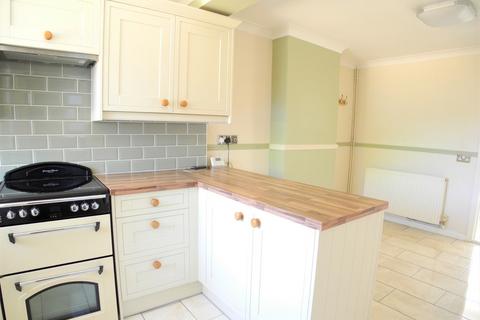 2 bedroom terraced house to rent, Southend Road, Bungay