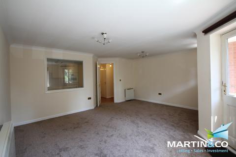 2 bedroom flat to rent, Meadow Court, Meadow Road, Harborne, B17