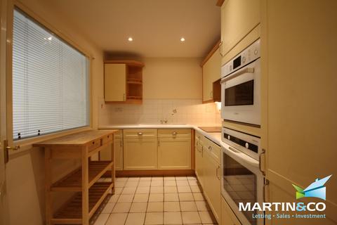 2 bedroom flat to rent, Meadow Court, Meadow Road, Harborne, B17
