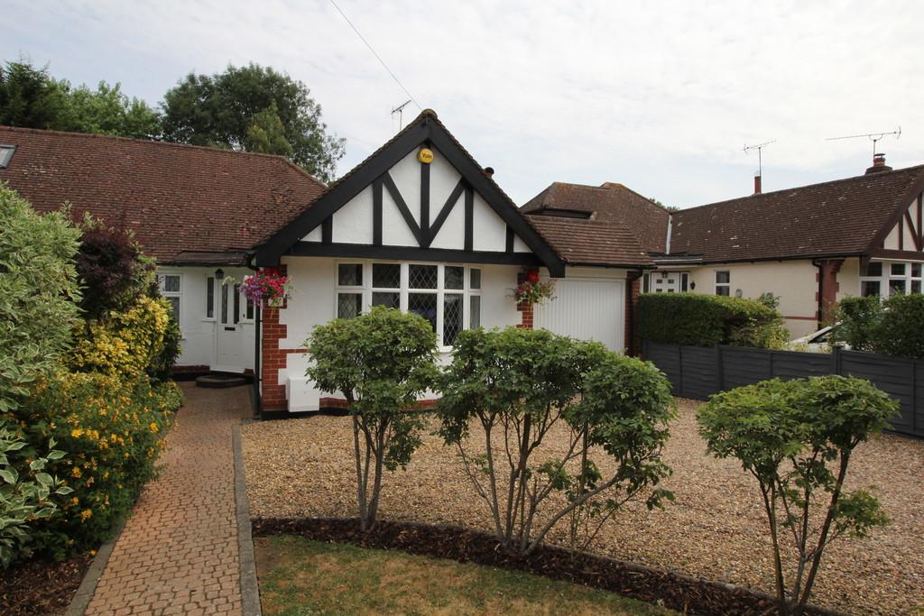 Oakroyd Avenue, Potters Bar 3 bed semidetached bungalow £660,000