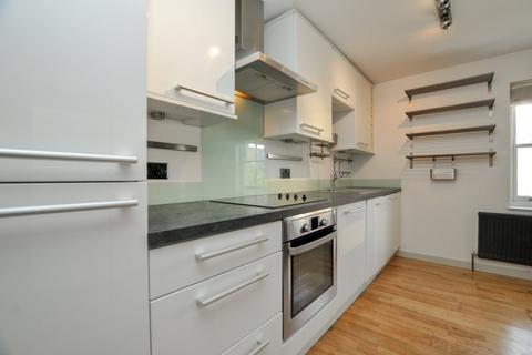 2 bedroom flat to rent, Coopersale Road, Homerton