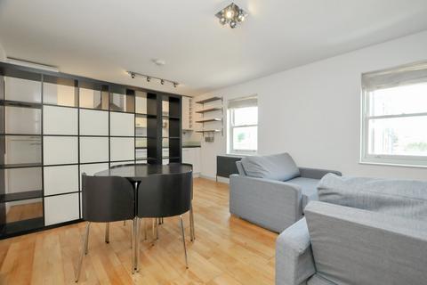 2 bedroom flat to rent, Coopersale Road, Homerton