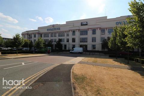 undefined, Ovaltine Drive, Kings langley