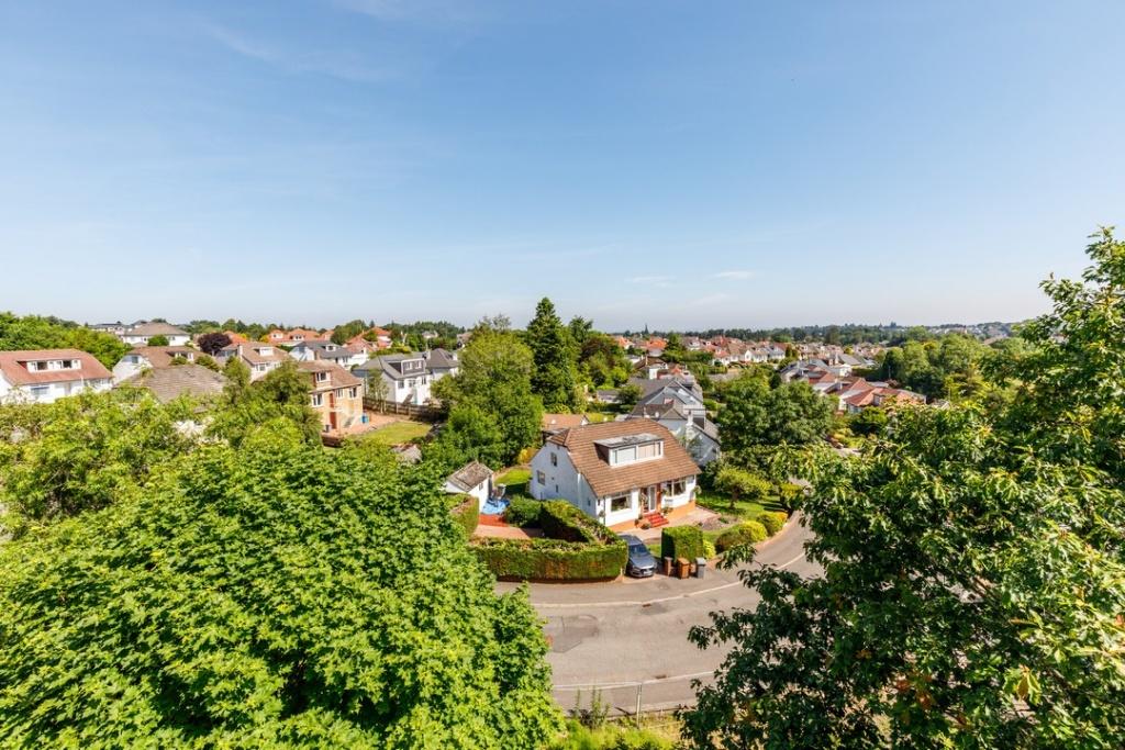 Ramsay Court, Eaglesham Road, Newton Mearns, G77 5DJ 3 bed apartment