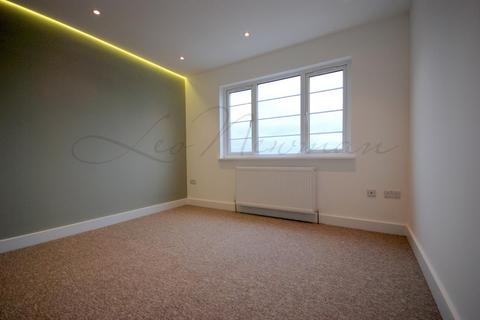 2 bedroom flat to rent, Rosebank Way, Acton, W3