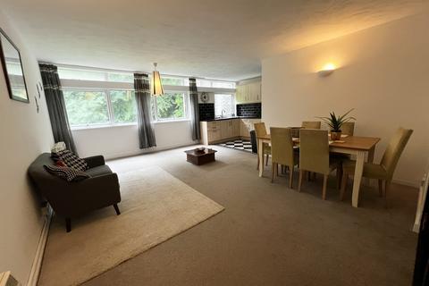 2 bedroom flat to rent, Chaucer Court, Canterbury CT1