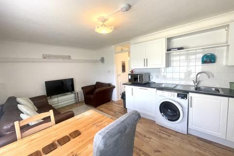 2 bedroom ground floor flat to rent, Copinger Close, Canterbury CT2