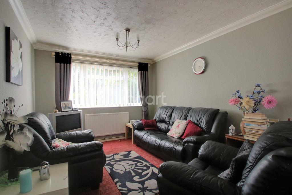 Shepeshall, Basildon 2 bed flat £180,000