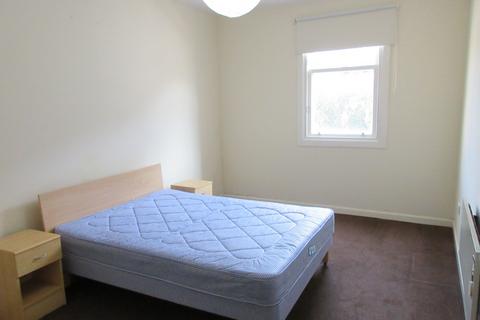 2 bedroom flat to rent, Tay Square, Dundee, DD1