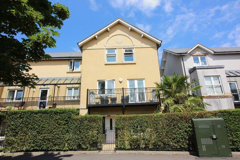 Phoenix Way, Portishead 4 bed terraced house £1,650 pcm (£381 pw)