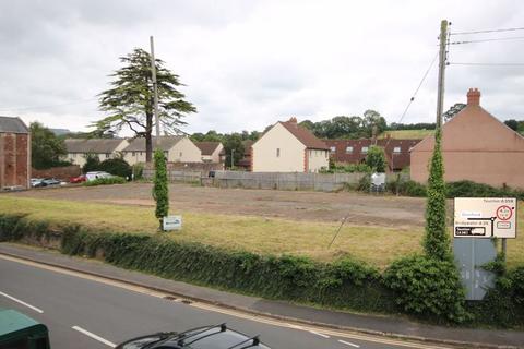 Land to rent, Large Sales Forecourt, Williton