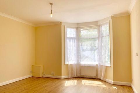 3 bedroom apartment to rent, Lowden Road, Edmonton, London