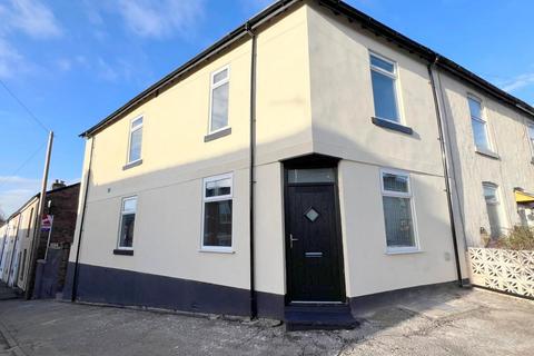 3 bedroom terraced house to rent, Prestwich, Manchester M25