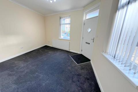 3 bedroom terraced house to rent, Prestwich, Manchester M25