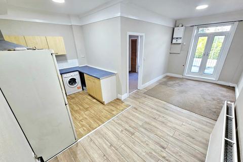 2 bedroom flat to rent, Fog Lane, Didsbury, Manchester, M20