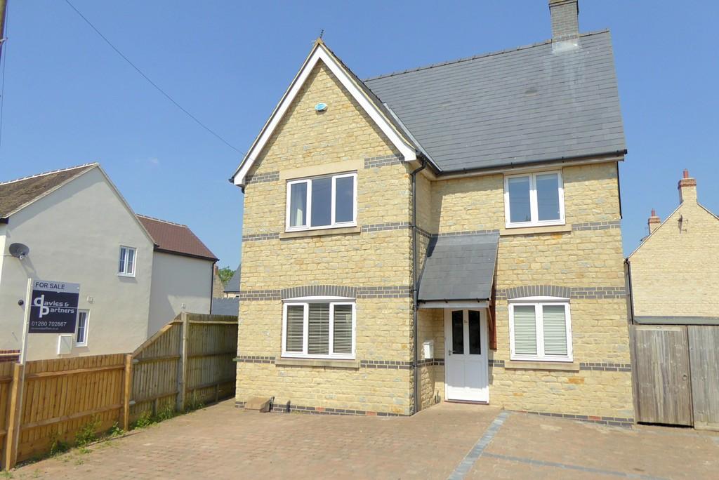 Halse Road, Brackley 4 bed detached house £1,400 pcm (£323 pw)