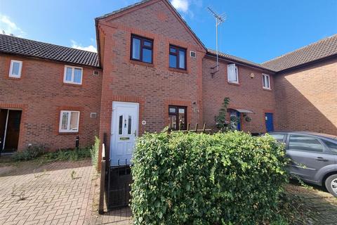 2 bedroom terraced house to rent, Elsworth Close, Bedfont