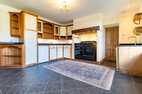 5 bedroom detached house to rent, New Road, Middlestown