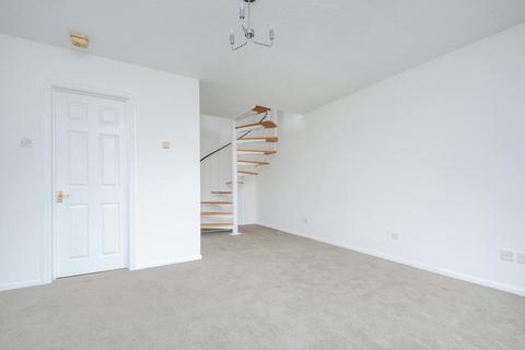 2 bedroom semi-detached house to rent, Avocet Way,  Aylesbury,  HP19