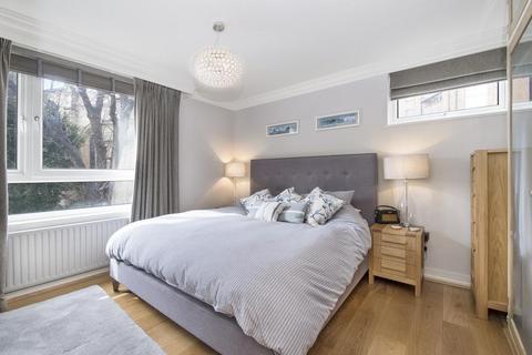 3 bedroom apartment for sale, Farley Court, Kensington, W14