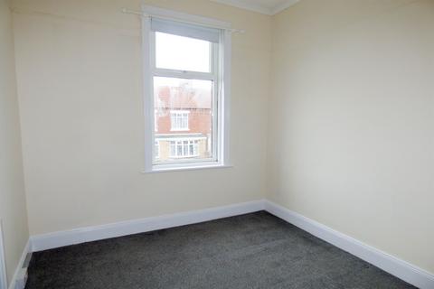 3 bedroom flat to rent, Ashley Road, South Shields