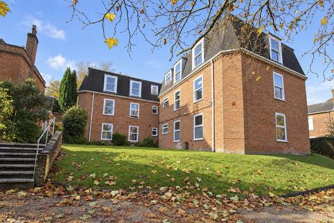 2 bed flat/apartment for rent in Apartment, Hyde House Gardens, Winchester