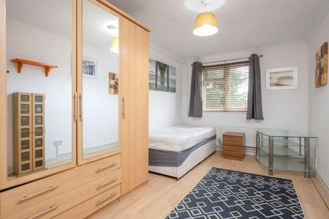 6 bedroom detached house for sale, Langport Court, Walton-On-Thames
