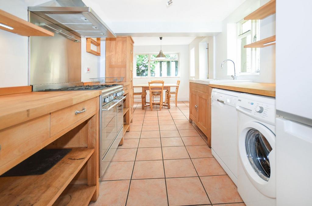 House in London - View 2