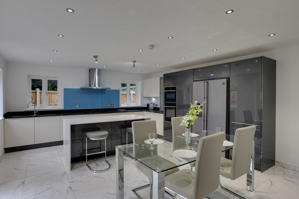 New Road, Great Baddow 4 bed detached house £630,000